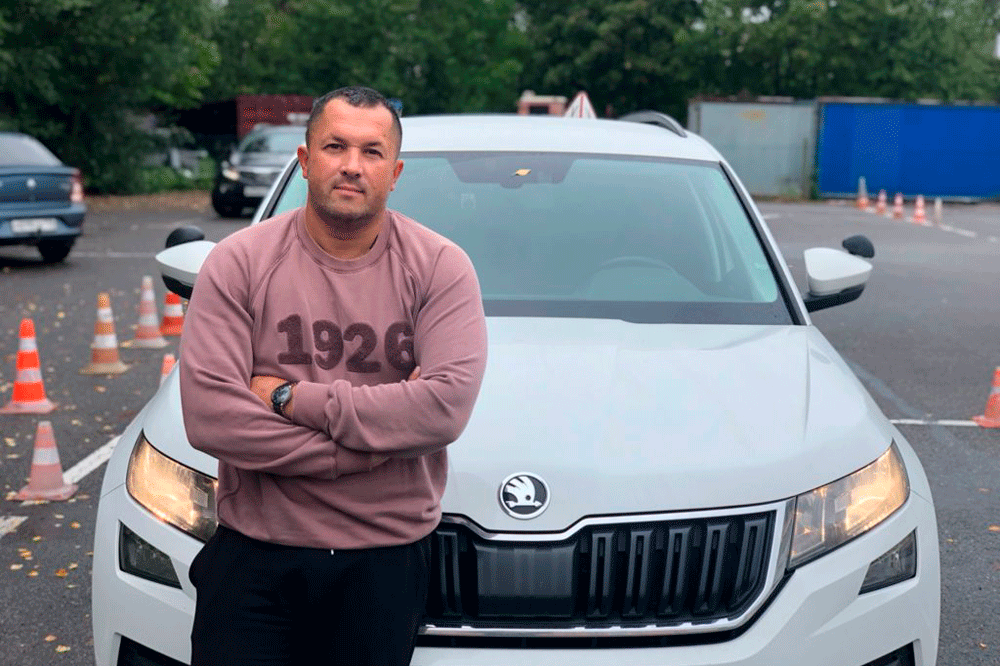 Автошкола на Художников, д.10